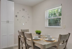 Dining area seats 6 comfortabky.