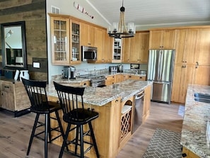 Kitchen with breakfast bar