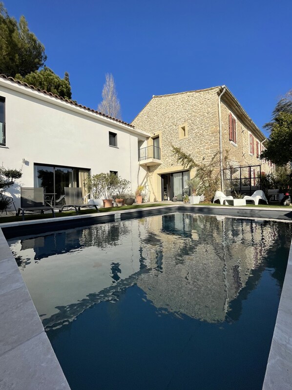 maison mas provencal et piscine