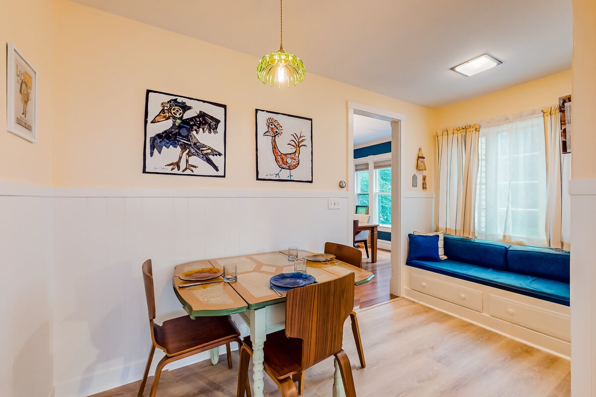 Dog-friendly historical home with gorgeous porch & prime in-town location