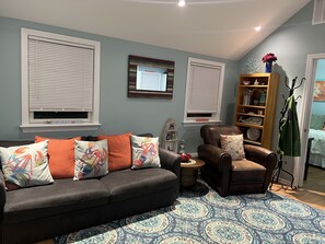 Living room with pull out sofa. 