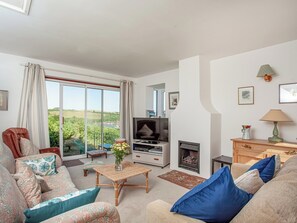 Upstairs living room  | The Cottage, Salcombe