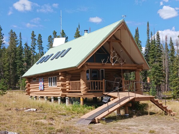 Snowmobile ramp