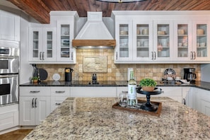 Cook delicious meals in this gourmet kitchen!