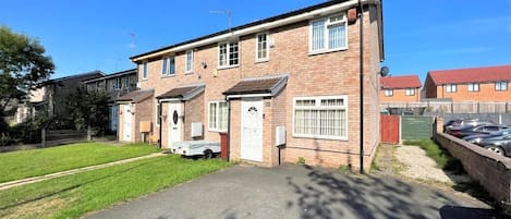 Entire 2Bedroom House Manchester