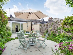 Sitting-out-area | Lavender Cottage, Babbacombe, near Torquay