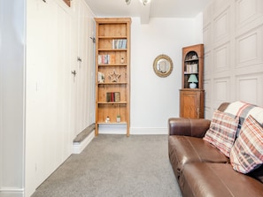 Living room | Withnail’s Hideaway - Fishermans Cottages, Whitby