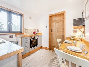 Kitchen/diner | Piglets House - Honeypot Farm, Court-at-Street, near Hythe