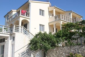 Façade
