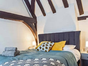 Double bedroom | Hive Mews, Abingdon