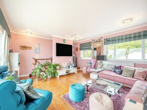 Living room | Clach Mhor, Lendalfoot