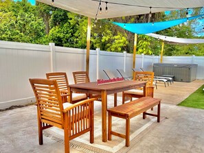 Outdoor dining