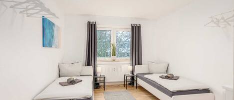 GLA02 - Schönes Apartment mit Balkon in Gladbeck, 80 qm, 3 Zimmer, max. 6 Personen