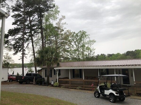 Front of home and front porch 