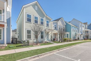 Classic Charleston home with walking paths, green spaces, and free parking! 