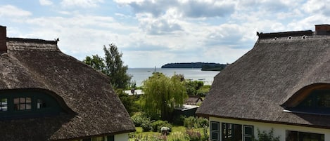 Ausblick aus dem Fenster. Blick zum Greifswalder Bodden