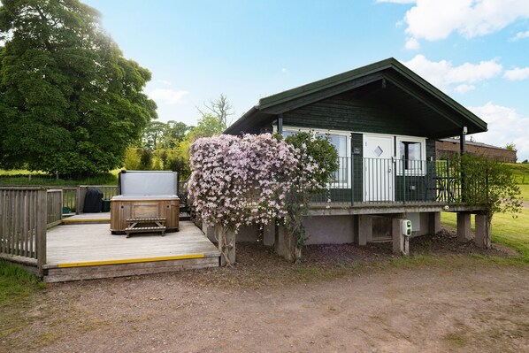 The Lodge at airhouses