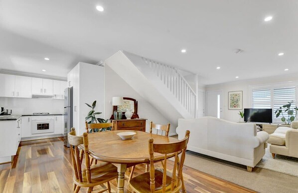 Warrendine Bliss | Romantic Couples Retreat, CBD