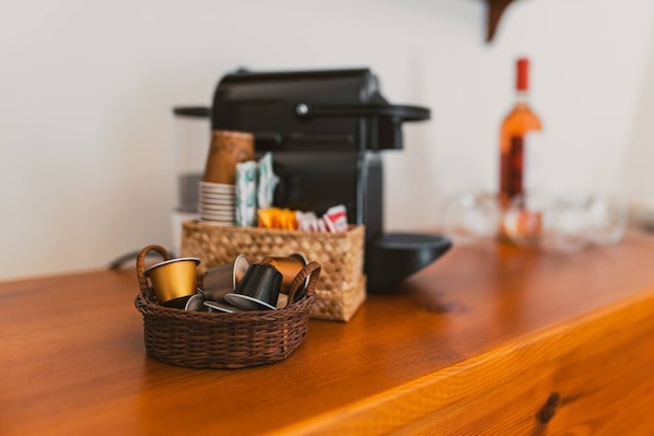 Kaffee und/oder Kaffeemaschine