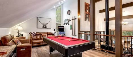 Game Room : Pool Table, Arcade Game, 90" SMART TV, Surround System, Connect 4 on wall, and board games. 