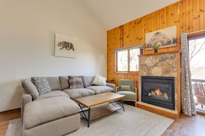 Living Room | Gas Fireplace | Smart TV | Cable | Central A/C