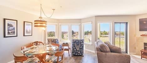 Boardwalk Breeze - Large bay windows across the entire wall facing the ocean for incredible views