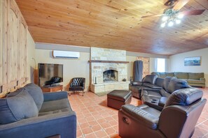 Living Room | A/C Units