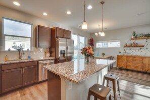 Kitchen | Cooking Basics & Spices | Coffee Maker | Trash Bags & Paper Towels
