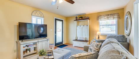 Berryville Vacation Rental | Studio | 1BA | 572 Sq Ft | Step-Free Access