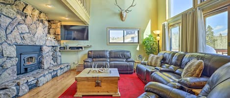 Silverthorne Vacation Rental | 3BR | 3.5BA | 2,144 Sq Ft | Stairs Required