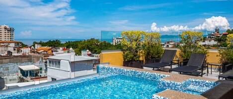 ROOF TOP POOL
