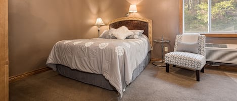 Enjoy charming comfort with a full size bed and private bath. Located in the Zeigler Wing