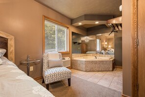 Enjoy charming comfort with a queen bed, jacuzzi tub and private bath. Located in the Zeigler Wing