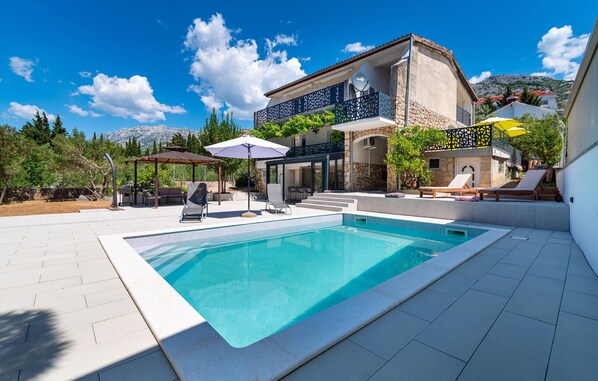 pool