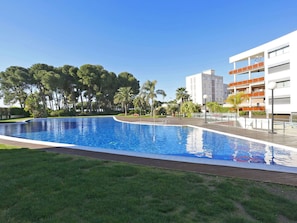 Water, Sky, Building, Plant, Property, Swimming Pool, Azure, Tree, Window, House