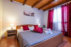 Schlafzimmer 1