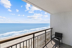 Ocean breeze? Check. Stunning views? Check. Just grab a coffee or a cocktail and you're set!