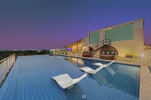 Pool auf dem Dach