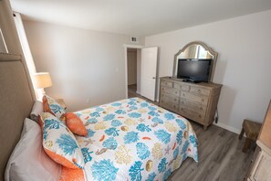 3rd Bedroom with Queen Bed