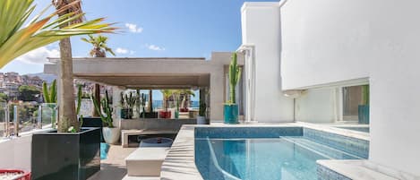 Balcony / Terrace,Pool view