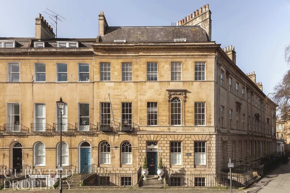 Pitt House meticulously maintained facade