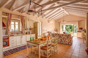 Villa Vigli Retreat image