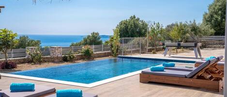 Villa Roz image