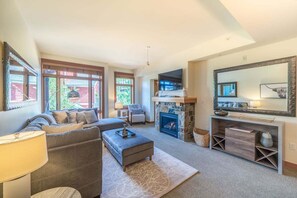 Capitol Peak Luxury 2 Bedroom - Assigned to this unit type at check-in