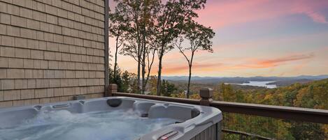 Hot tub overlooking Lake Blue Ridge & the mountains!