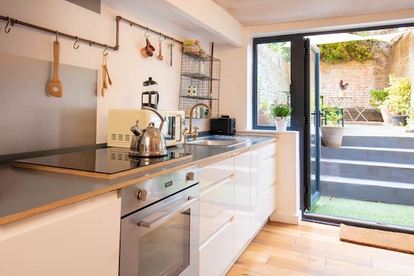 Open kitchen to the garden