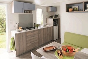 Modern and fully equipped for dining in.