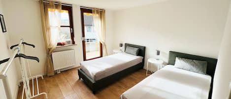 GP03 - Ferienwohnung mit Balkon in Göppingen, 78 qm, 3,5 Zimmer, Max. 4 Personen