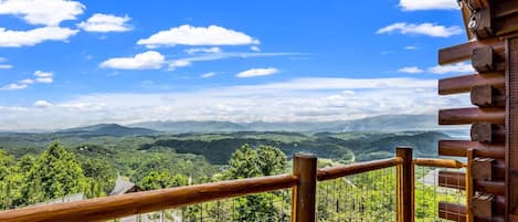 Enjoy Long Range Panoramic Views of the Iconic Smoky Mountains from 2 balconies
