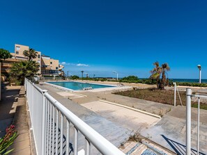 Sky, Plant, Building, Cloud, Azure, Water, Urban Design, Body Of Water, Leisure, Residential Area